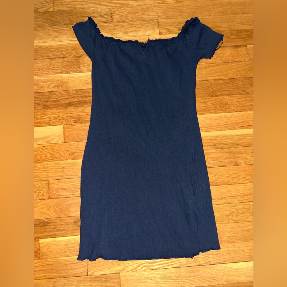 Used Woman’s SHEIN Navy Off-Shoulder Mini Dress
Size 1XL